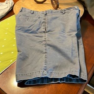 Size 32 nice shorts use but still in good condition.